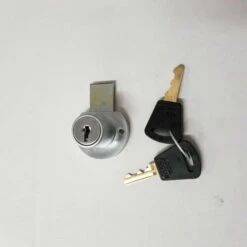CARAVAN ACCESS DOOR LOCK CAMEC 008231 WITH KEYS 16MM SLIDING TONGUE RETRO STYLE -Sports Outdoor 12 1dd59096 e208 4706 b061 1533d12fccc4