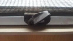 CAMEC CARAVAN WIND OUT WINDOW WOW THUMB LOCK BLACK 010196 - WITH RIVET -Sports Outdoor 12 9a716aea 9225 4842 8159 264a1a897266