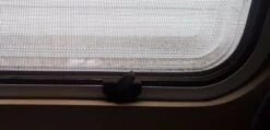 CAMEC CARAVAN WIND OUT WINDOW WOW THUMB LOCK BLACK 010196 - WITH RIVET -Sports Outdoor 12 bd27cd2d 8fbb 46d8 bcaa 948a5a33a746